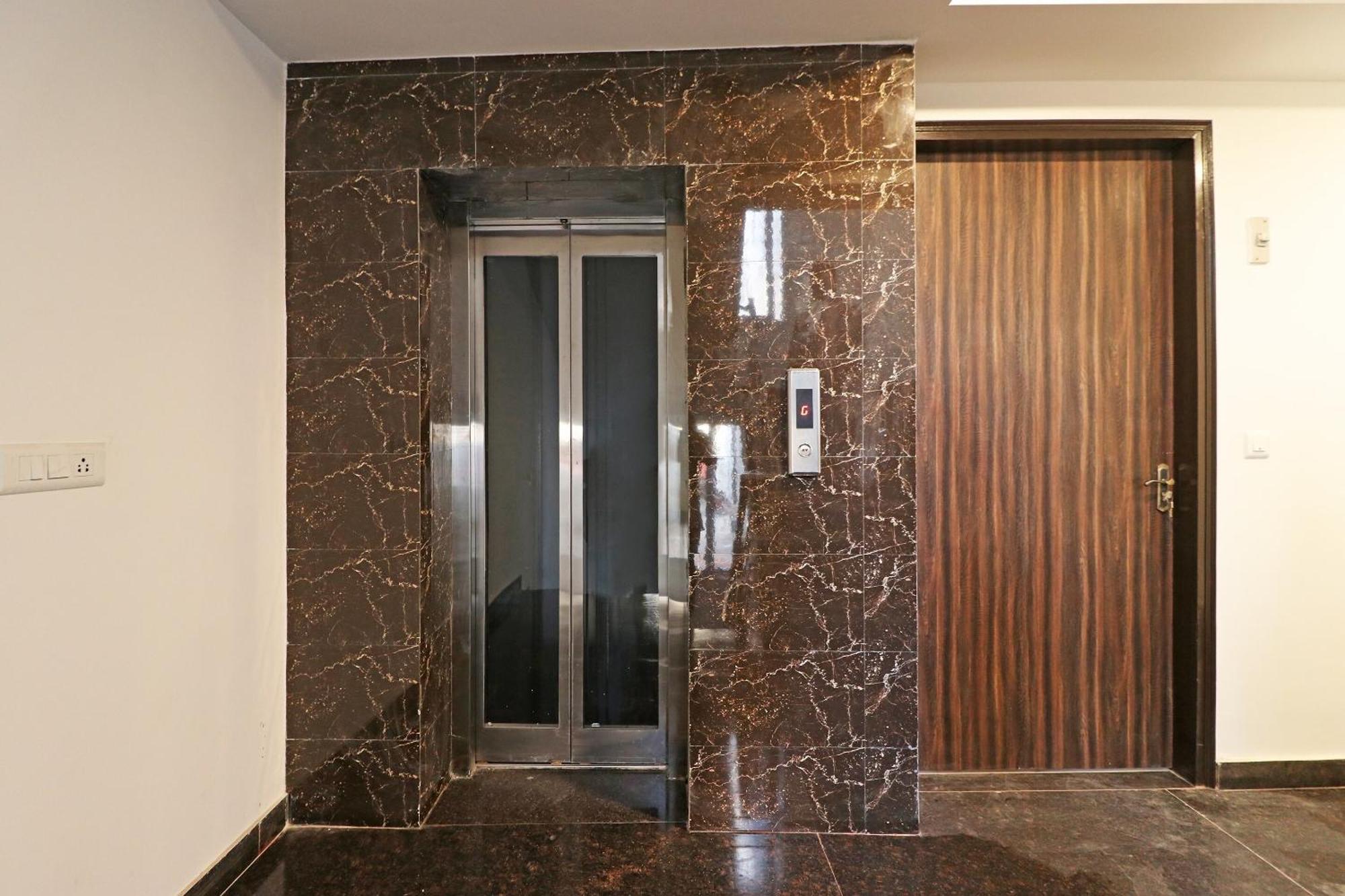 Hotel O Aamara New Delhi Eksteriør billede